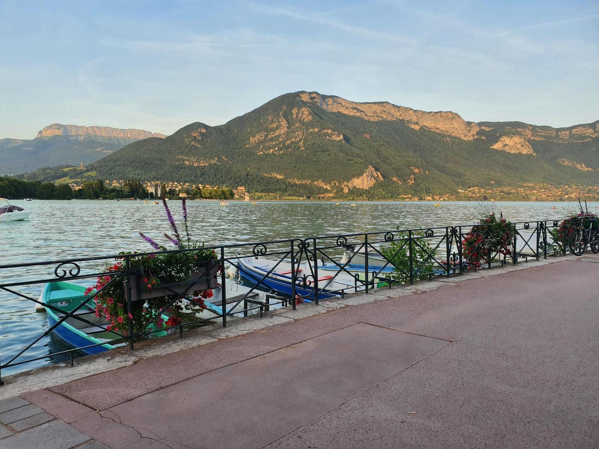 Hyper Centre Annecy Et Bord Du Lac Екстер'єр фото
